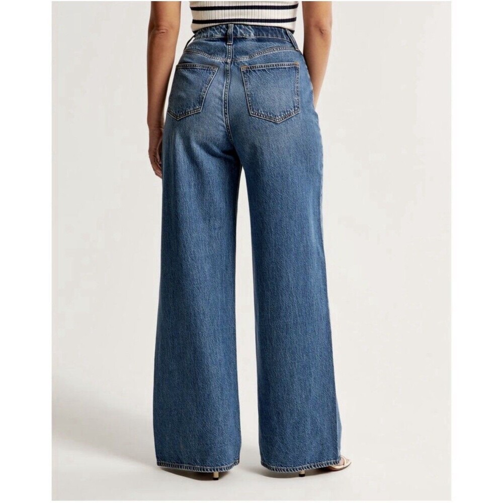 Abercrombie & Fitch Wide Leg Jeans in Medium Blue Denim - Picture 2 of 8